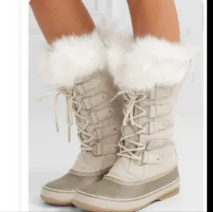 Sorel Joan of Arctic Boots Rare Color Fawn White Olive Green Size 9