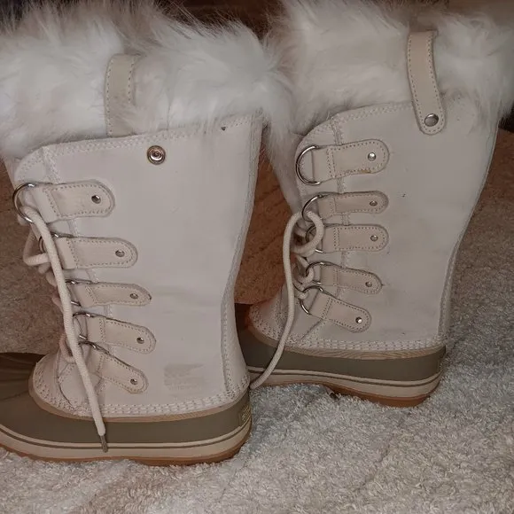 Sorel Joan of Arctic Boots Rare Color Fawn White Olive Green Size 9