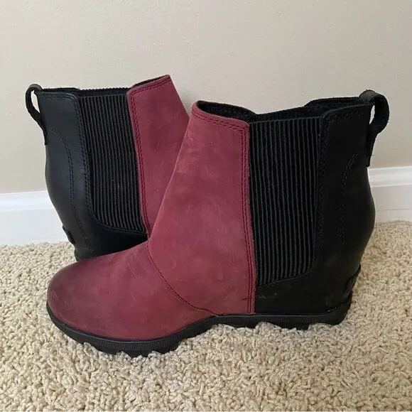 SOREL Joan Of Arctic Wedge Red Wine Black Chelsea Boots Size 8.5 waterproof