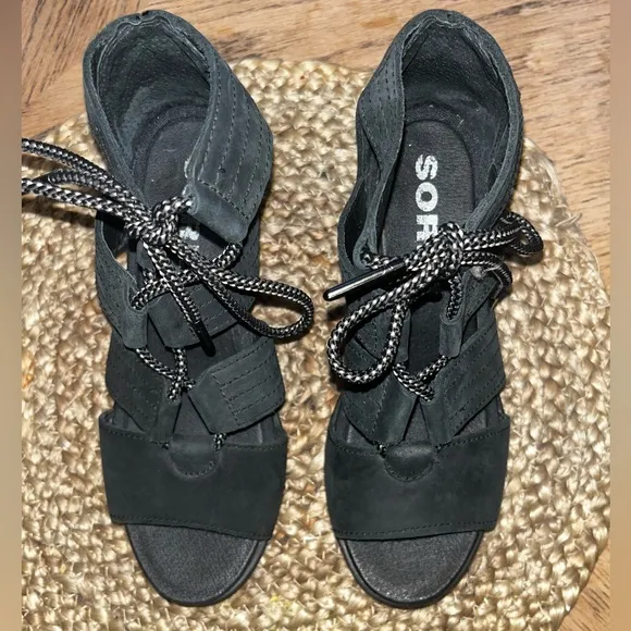 SOREL - Joanie II Lace in Black size 6.5