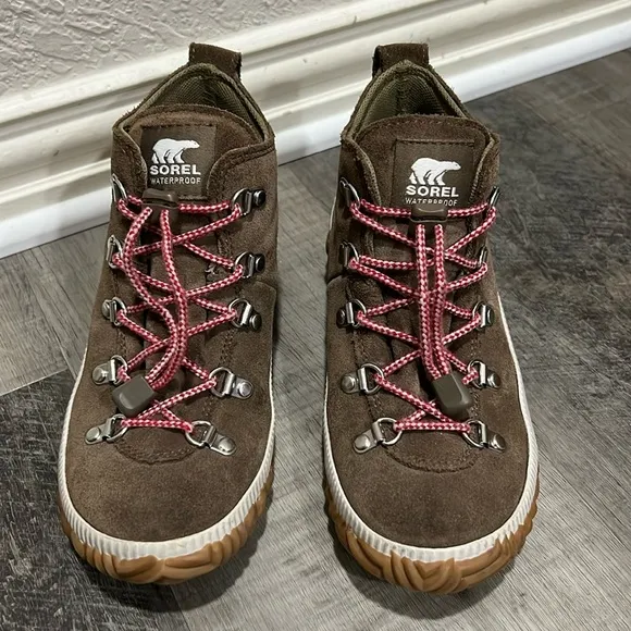 Sorel Kids Brown Out and About Conquest Waterproof Boot size 4