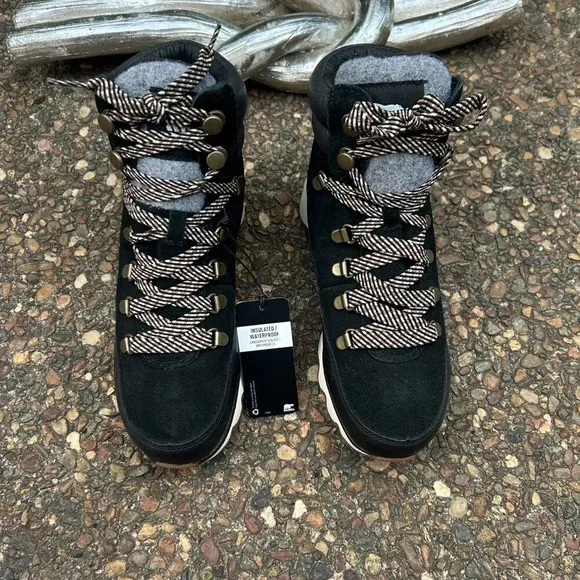 Sorel Kinetic Conquest Black Waterproof Boots Size 6 NIB
