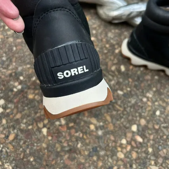 Sorel Kinetic Conquest Black Waterproof Boots Size 6 NIB