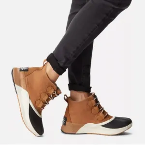 Sorel | Out N About Ill Classic Duck Boot in taffy/black