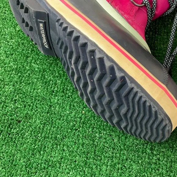 Sorel Pink Waterproof Boots Sz 4