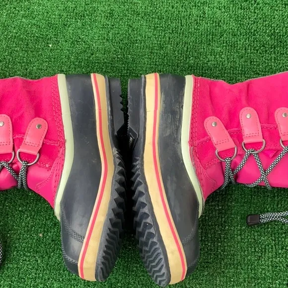 Sorel Pink Waterproof Boots Sz 4