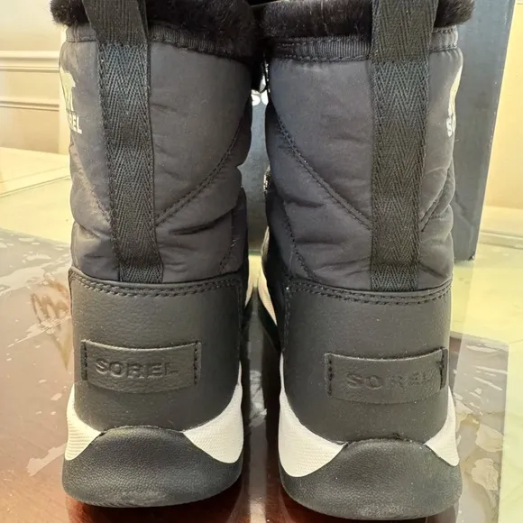 Sorel Sz 7 Black Whitney II Short Lace Winter Boots Waterproof Insulated