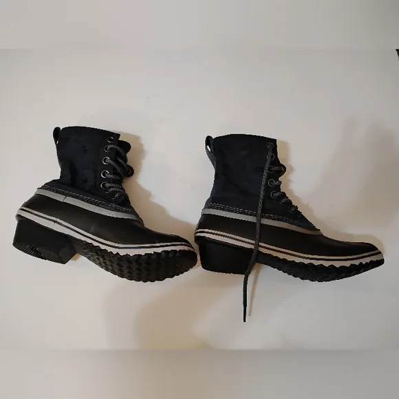 SOREL Women's Black Blue Boots Waterproof Hand Crafted Natural Rubber LaceUp 9.5