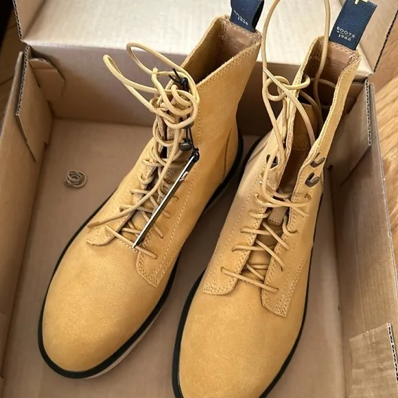 Sorel Women's Hi-Line Lace Boots size 9 new in box