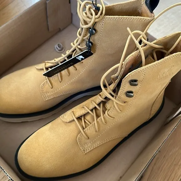 Sorel Women's Hi-Line Lace Boots size 9 new in box