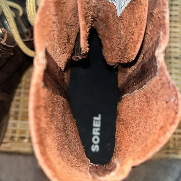 SORRL Joan of Arctic Wedge 2 boots