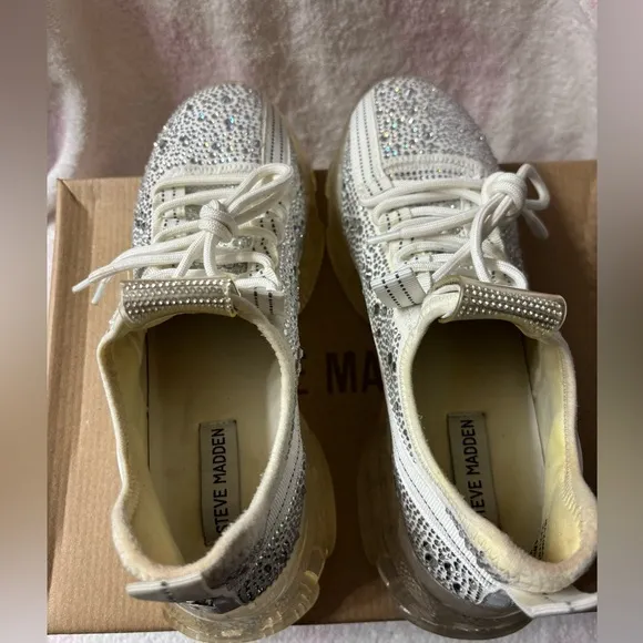 ✨Sparkly ✨Steve Madden sneakers. ✨Rhinestones ✨Clear chunky sole. S-8