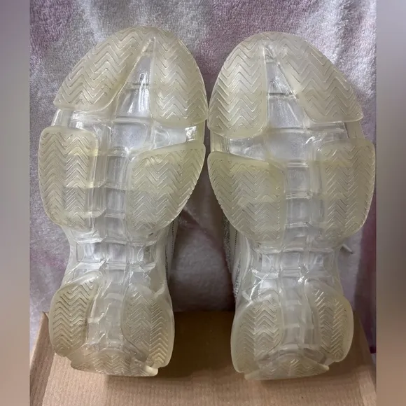 ✨Sparkly ✨Steve Madden sneakers. ✨Rhinestones ✨Clear chunky sole. S-8