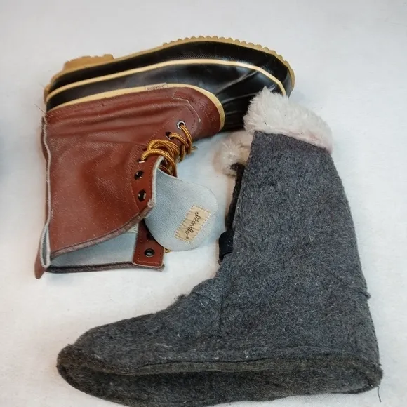 St. Johns Bay  Brown Leather, Hunting Duck