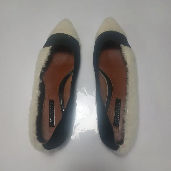 Staccato Cream White and Black Fleece Texture Slip-on Leather lining Size 9M