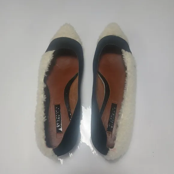 Staccato Cream White and Black Fleece Texture Slip-on Leather lining Size 9M