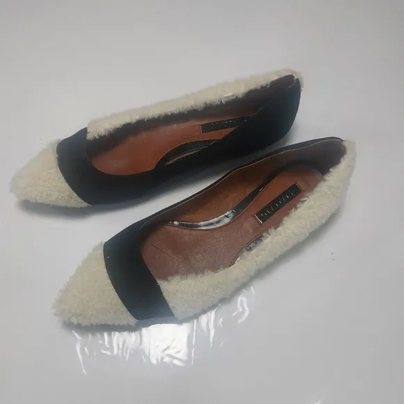 Staccato Cream White and Black Fleece Texture Slip-on Leather lining Size 9M