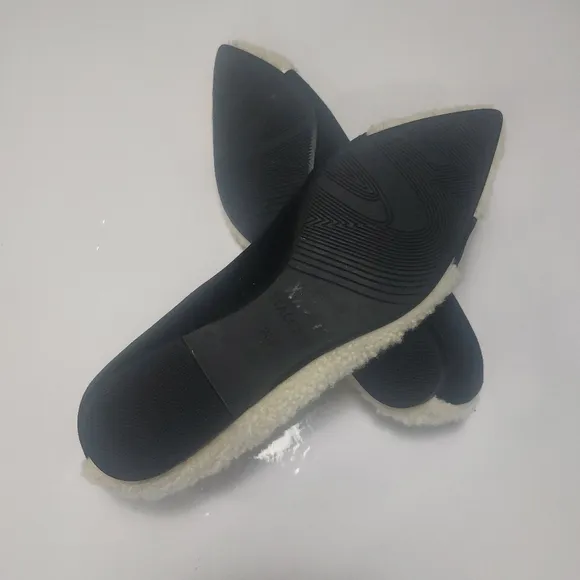 Staccato Cream White and Black Fleece Texture Slip-on Leather lining Size 9M