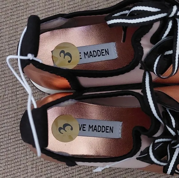 STEVE MADDEN ANTICS GIRLS ROSE GOLD SNEAKERS