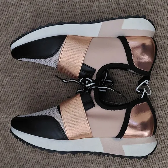 STEVE MADDEN ANTICS GIRLS ROSE GOLD SNEAKERS