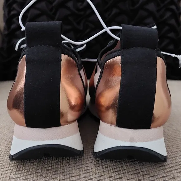 STEVE MADDEN ANTICS GIRLS ROSE GOLD SNEAKERS