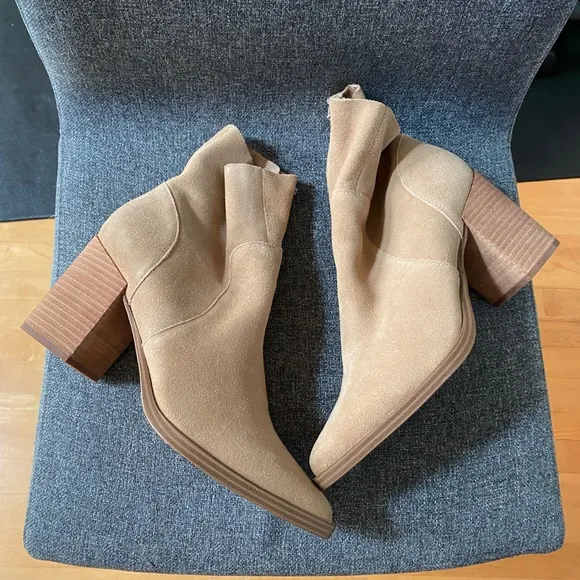 STEVE MADDEN Suede Leather Pointed Toe Ankle Boots