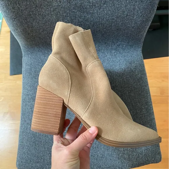 STEVE MADDEN Suede Leather Pointed Toe Ankle Boots