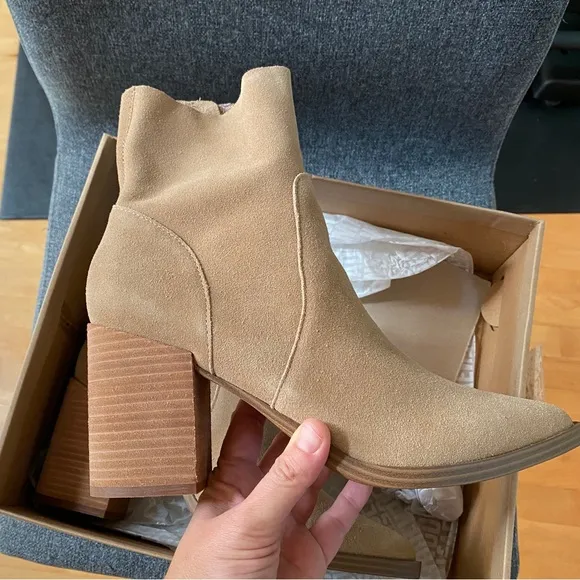 STEVE MADDEN Suede Leather Pointed Toe Ankle Boots