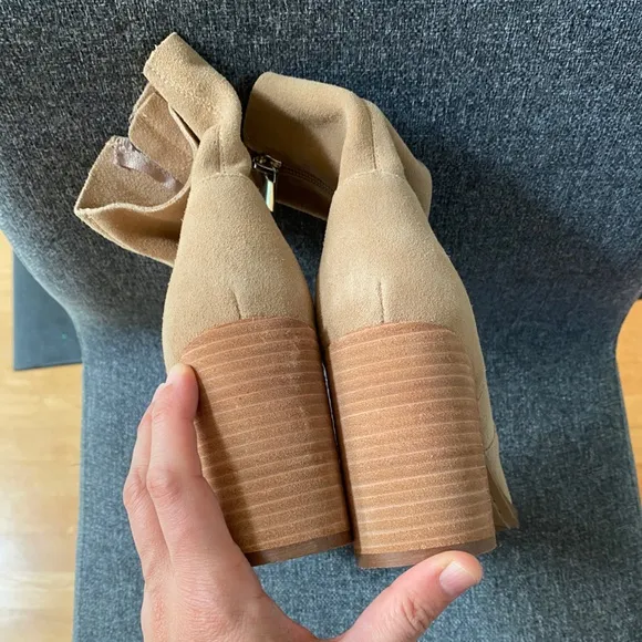 STEVE MADDEN Suede Leather Pointed Toe Ankle Boots