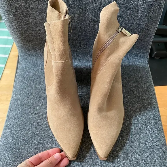 STEVE MADDEN Suede Leather Pointed Toe Ankle Boots