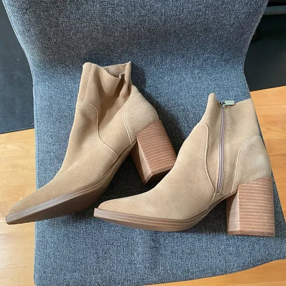 STEVE MADDEN Suede Leather Pointed Toe Ankle Boots