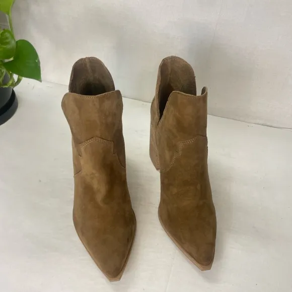 STEVE MADDEN Womens‎ ChayaPointed Toe Suede Bootie In Chestnut 9M