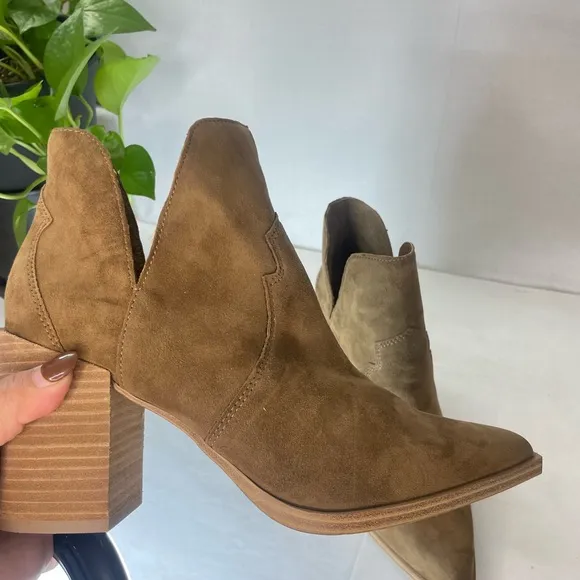 STEVE MADDEN Womens‎ ChayaPointed Toe Suede Bootie In Chestnut 9M