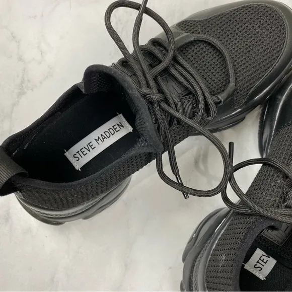 Steve Madden: Zaddy Chunky Lace Up Tennis Shoes Sneakers Black Size 6.5 (NWOT)