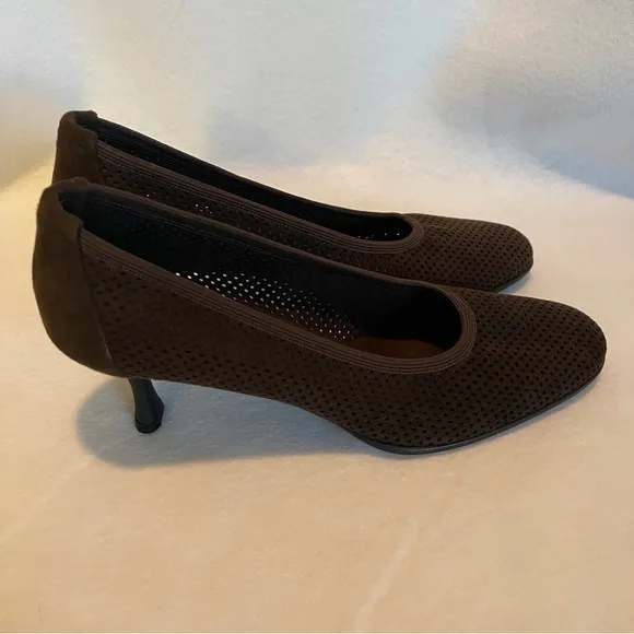 Stuart Weitzman Shoes Women 9 Brown Nicolette Pump Perforated Ultrasuede Heels