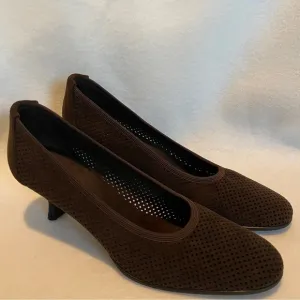 Stuart Weitzman Shoes Women 9 Brown Nicolette Pump Perforated Ultrasuede Heels