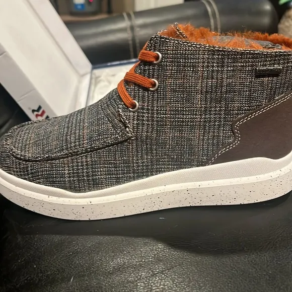 Stylish Plaid High-Top Sneakers with Orange Laces UK 37