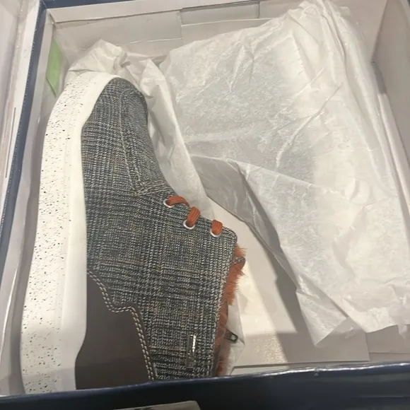 Stylish Plaid High-Top Sneakers with Orange Laces UK 37