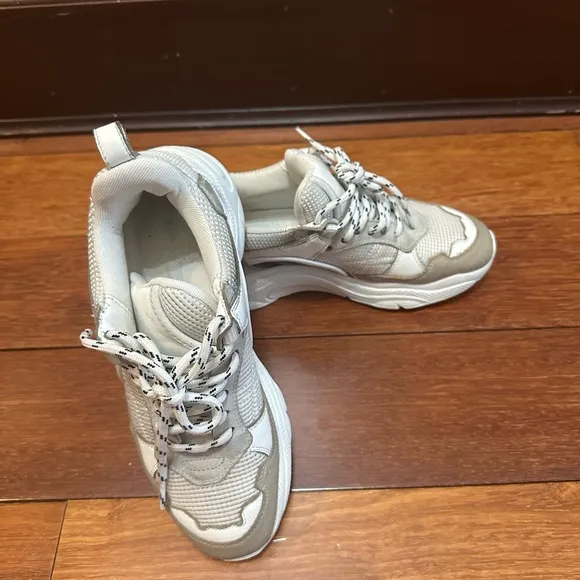 Stylish White Chunky Sneakers