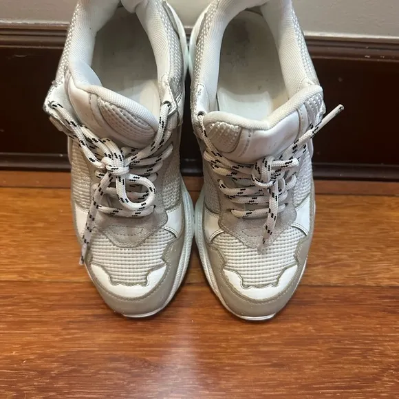 Stylish White Chunky Sneakers
