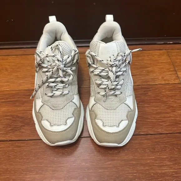 Stylish White Chunky Sneakers