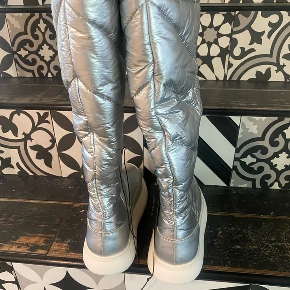 SUPER FUN silver “puffer” boots! See pic for all the details &amp; measurements👀