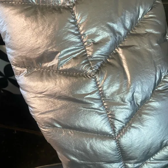 SUPER FUN silver “puffer” boots! See pic for all the details &amp; measurements👀