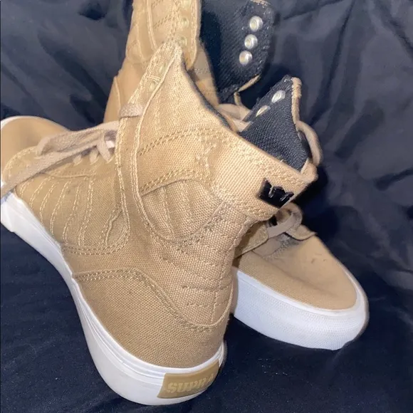 Supra Kids size 4 worn once