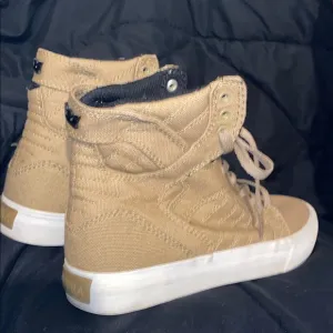 Supra Kids size 4 worn once