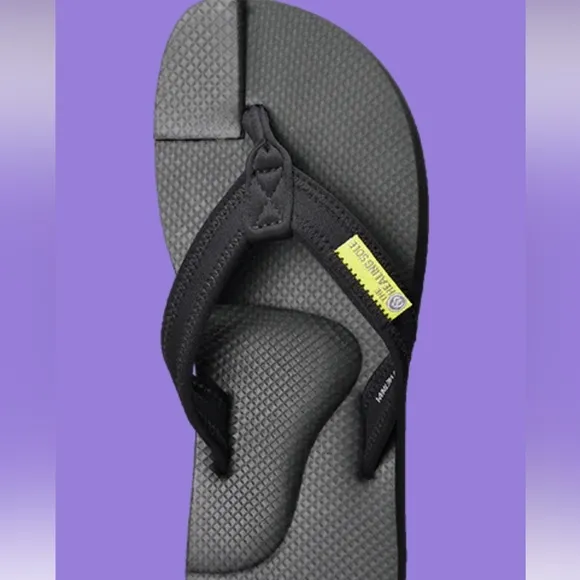 The Healing Sole unisex flip flops