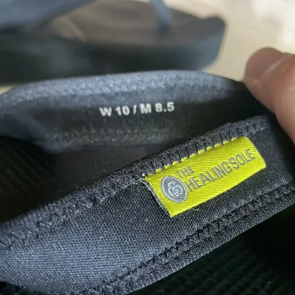 The Healing Sole unisex flip flops