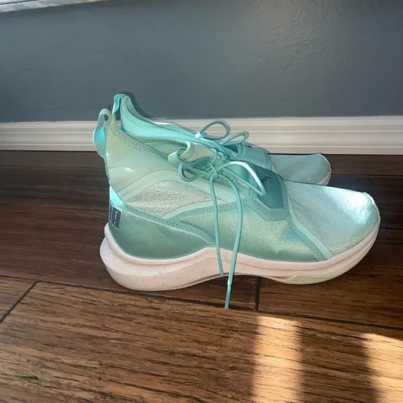 Tiffany blue🩵pumas high top sneakers real sneakers mermaid blue sneakers