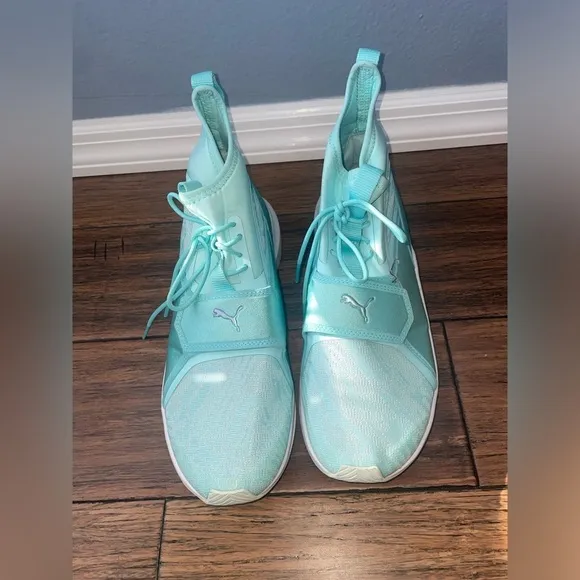 Tiffany blue🩵pumas high top sneakers real sneakers mermaid blue sneakers