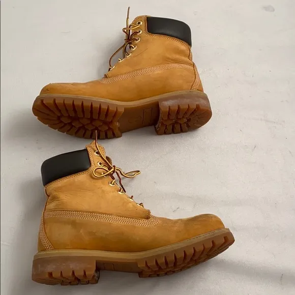 Timberland 6” Wheat Nubuck boots 7.5